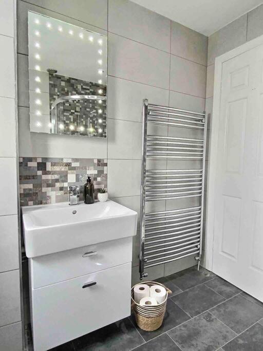 Home In Solihull - Near Nec, Bhx & Solihull Town Centre バーミンガム エクステリア 写真